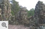 W świątyni Bayon znajduje się 216 kamiennych twarzy